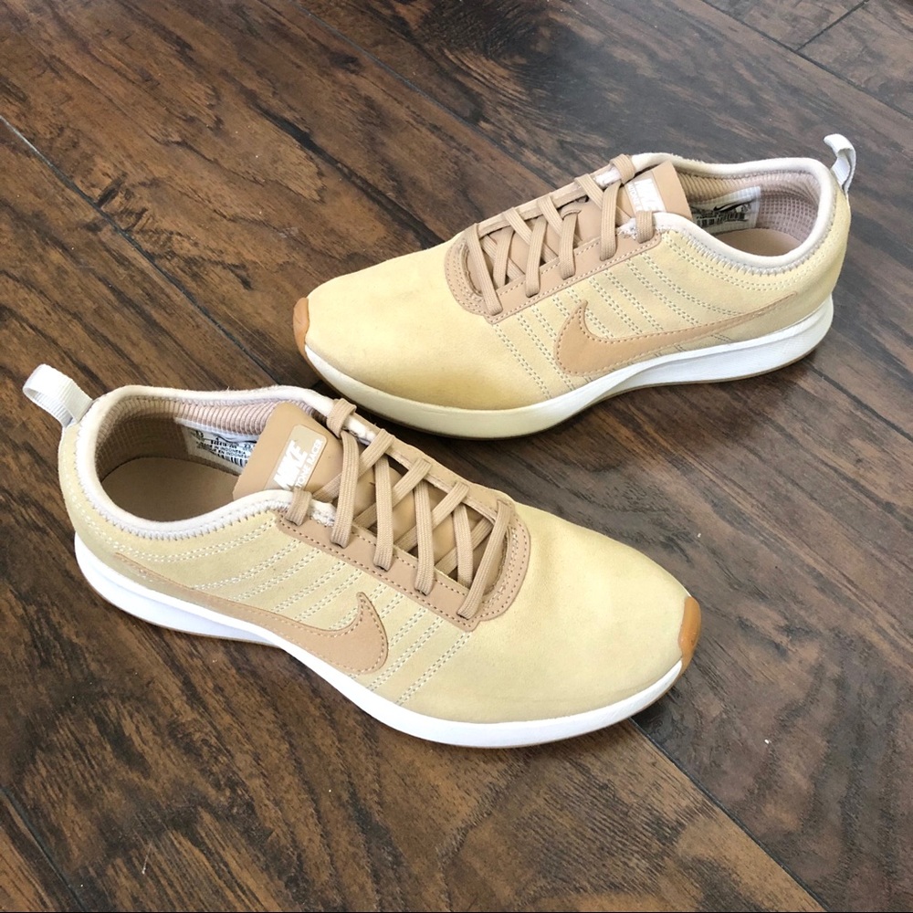 Nike Dualtone Race SE, Women’s Sneakers - SOLD